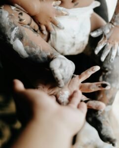 Building Baby Bonds: Easy Ways to Connect with Your Newborn