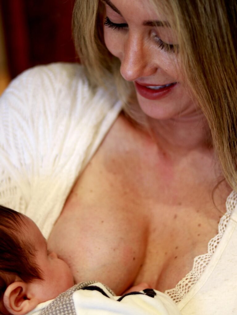 Top Breastfeeding Accessories Every Mom Should Have Today