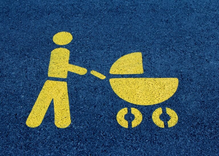 Pacifier Use: Benefits, Drawbacks, and Handy Tips for Parents