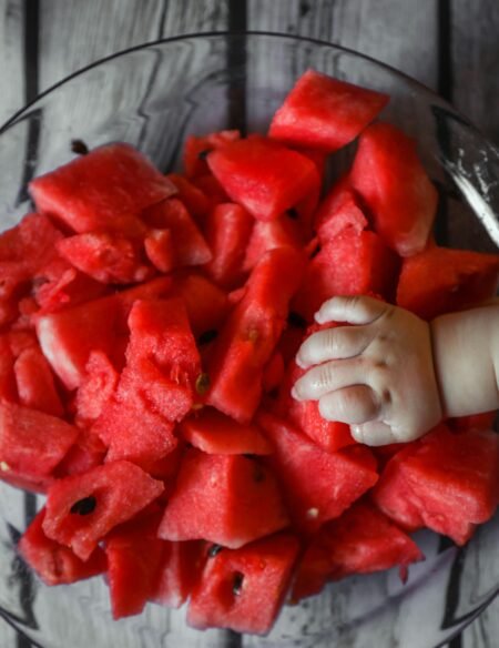 Starting Solid Foods: When and How to Begin Baby’s Journey