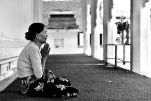 Finding Calm: Meditation & Deep Breathing Tips for Busy Moms
