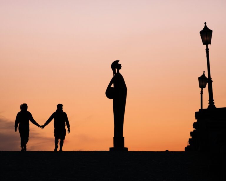 Setting Loving Boundaries with Family and Friends: A Guide
