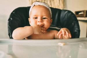 Starting Solid Foods: When and How to Begin Babys’ Meals